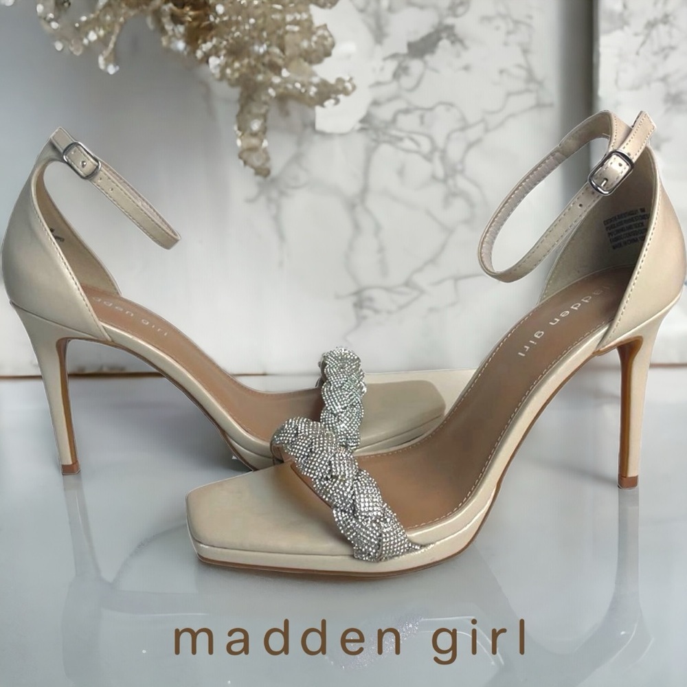 🟡 Madden Girl ESTATE Heeled Sandals with glass rhinestone details Size 9